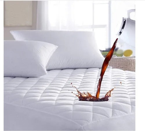 SafeDream Cover™ - Protector de Colchón 100% Impermeable y Acolchado